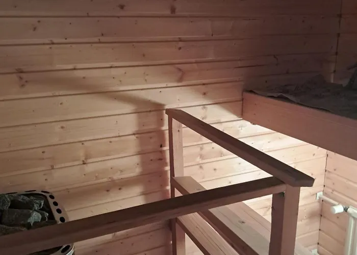 公寓 Malmi Apartment-3 With A Sauna *